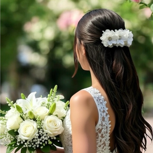 Accessories - White Floral Hair piece , Handmade and NWOT